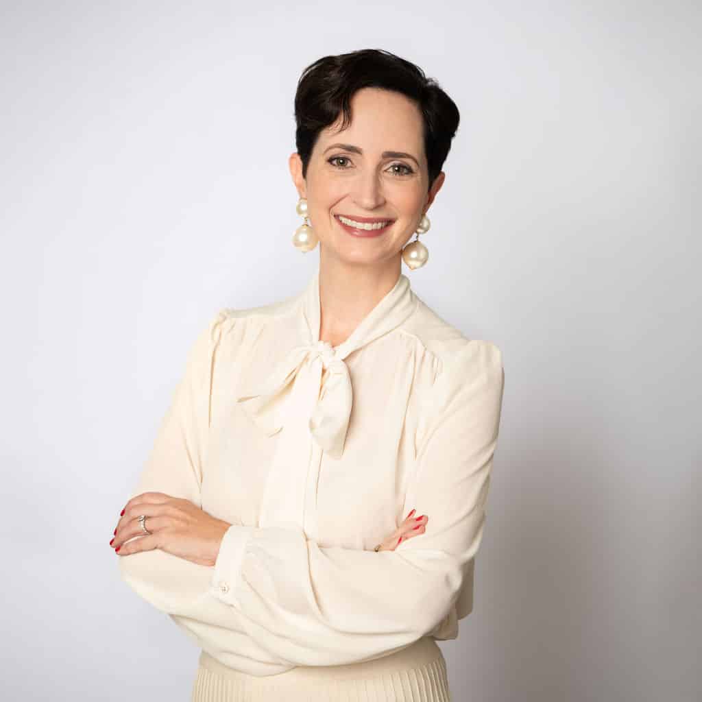 Kate_Warren_Headshot_3_LR